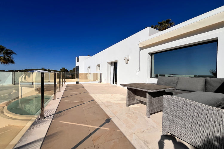 Elegant 4-bedroom villa near Cala Conta
