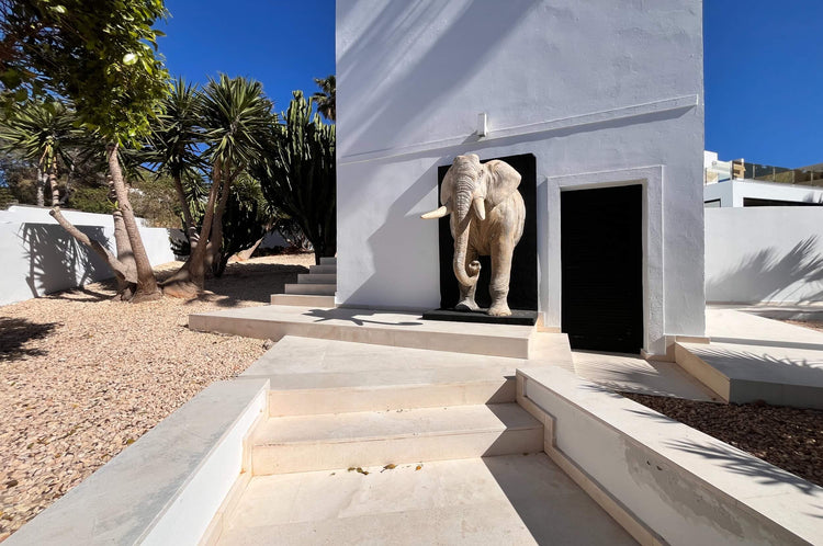 Elegant 4-bedroom villa near Cala Conta