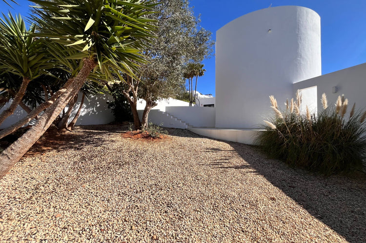 Elegant 4-bedroom villa near Cala Conta