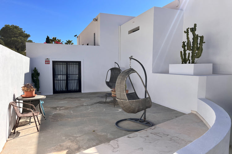 Elegant 4-bedroom villa near Cala Conta