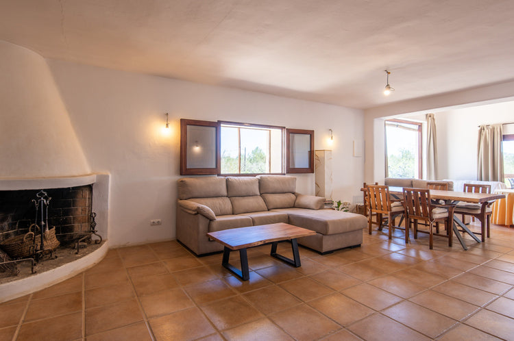 Spacious Finca with 3 Bedrooms and Huge Potential, Santa Gertrudis