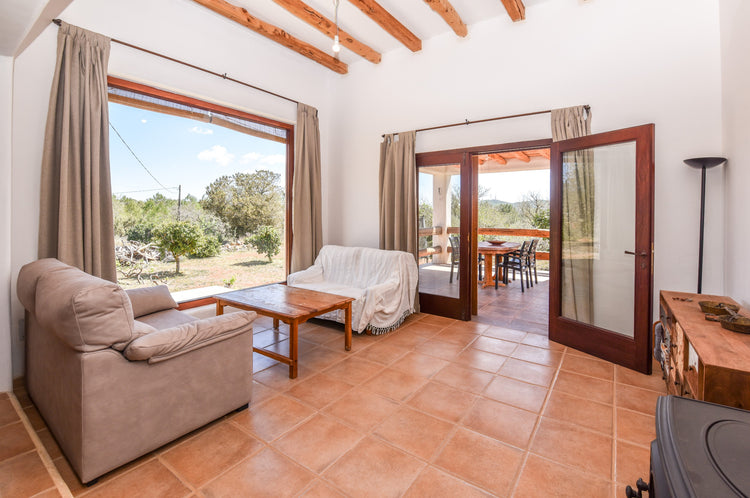 Spacious Finca with 3 Bedrooms and Huge Potential, Santa Gertrudis