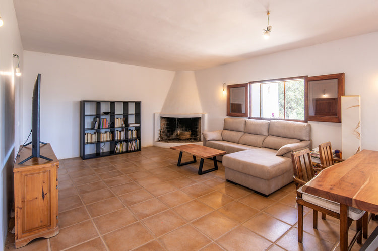Spacious Finca with 3 Bedrooms and Huge Potential, Santa Gertrudis