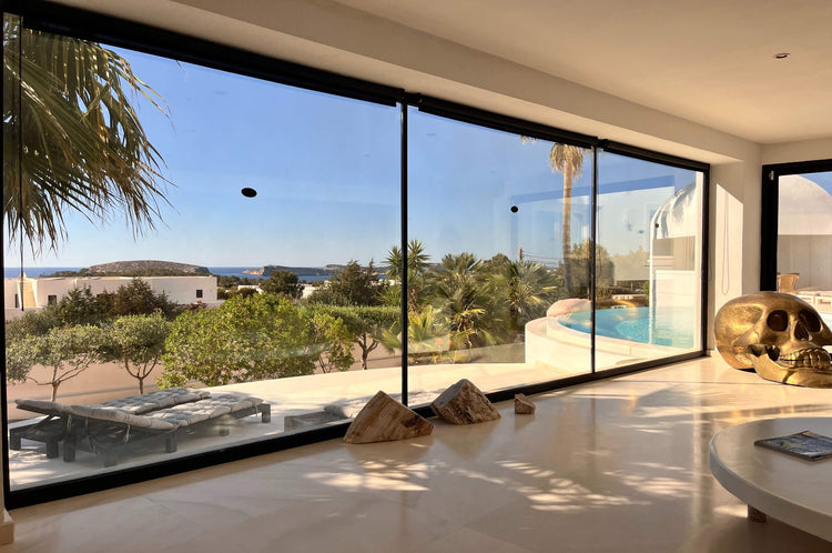 Elegant 4-bedroom villa near Cala Conta