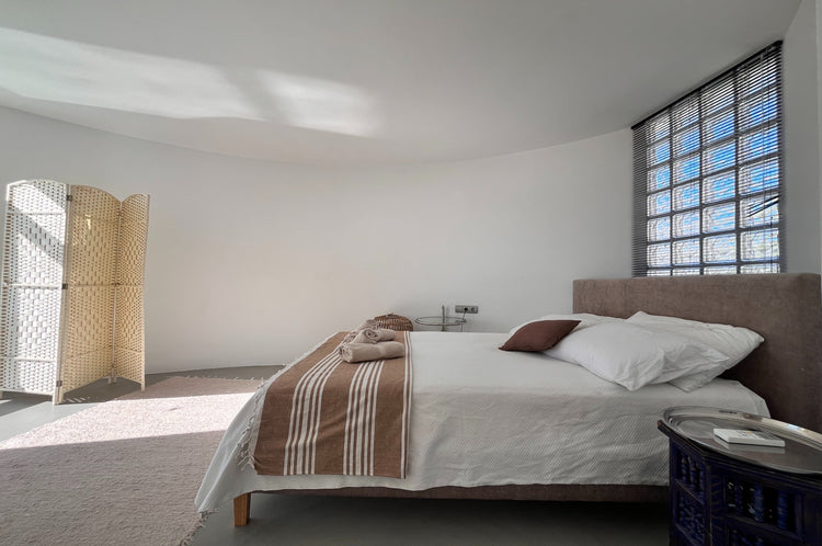 Elegant 4-bedroom villa near Cala Conta