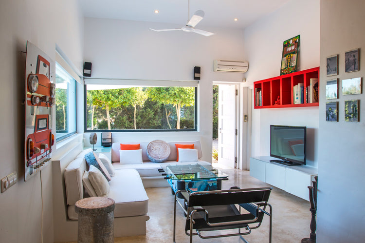 Contemporary 4-bedroom villa with licence, San Rafael