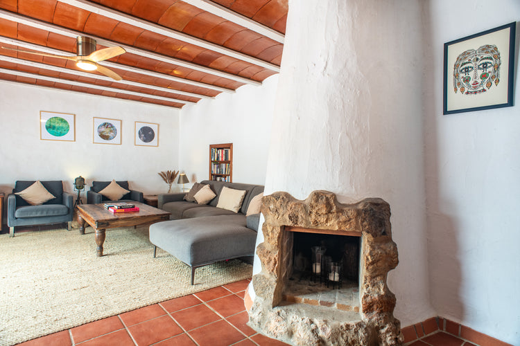 Lovely 3-bedroom country-style home, walking distance to Santa Eulalia
