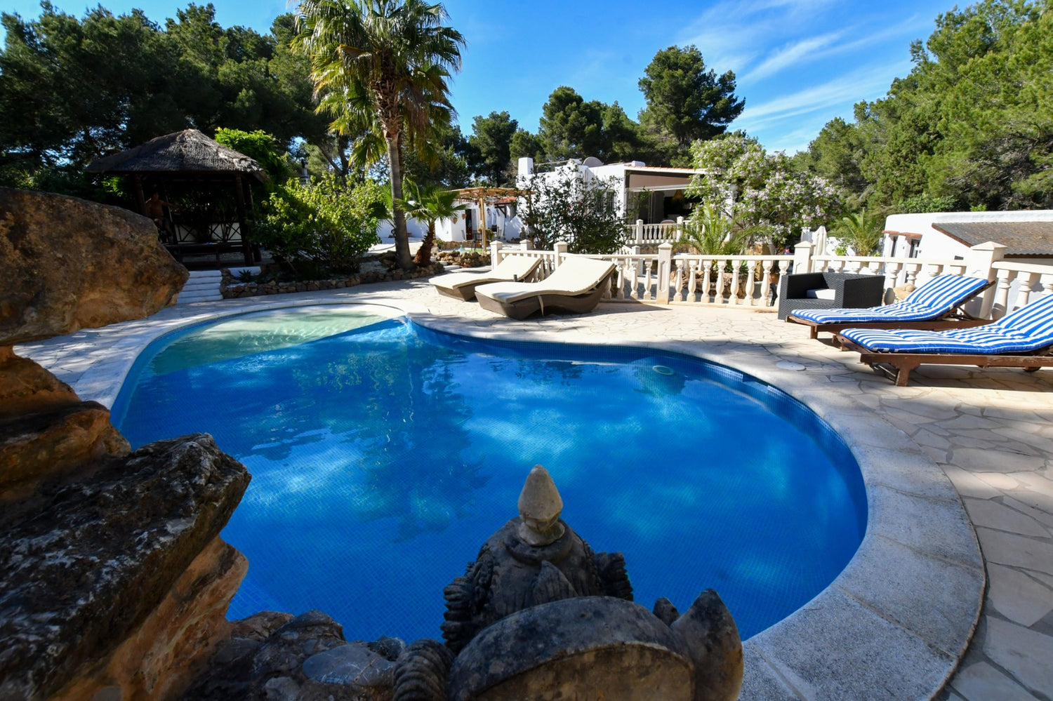 OFF-MARKET - Delightful 5-bedroom villa in picturesque surroundings, Cala Llenya