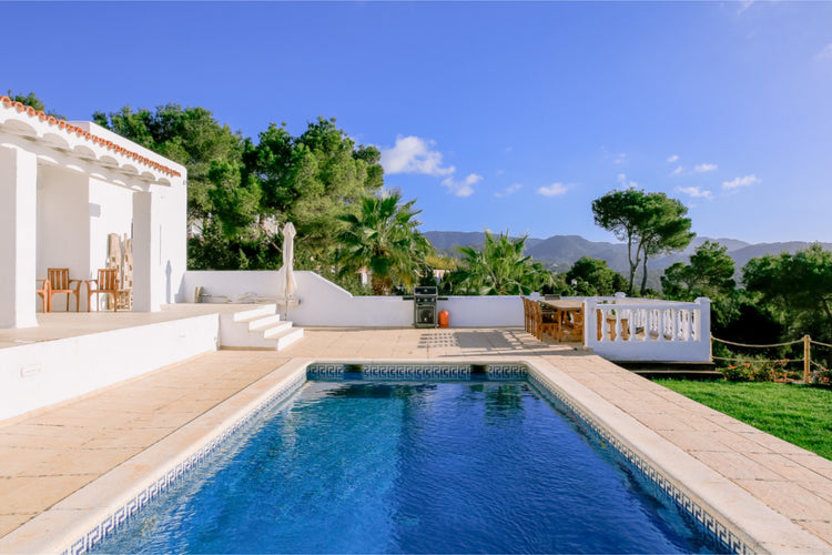 Light-filled 5-bedroom villa facing the sunset, Cala Tarida
