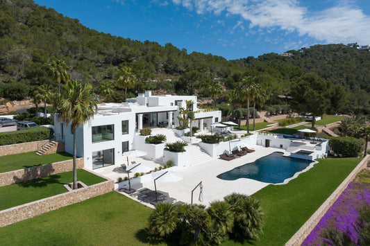 Can Clavell — A Hilltop Villa in Cap Martinet